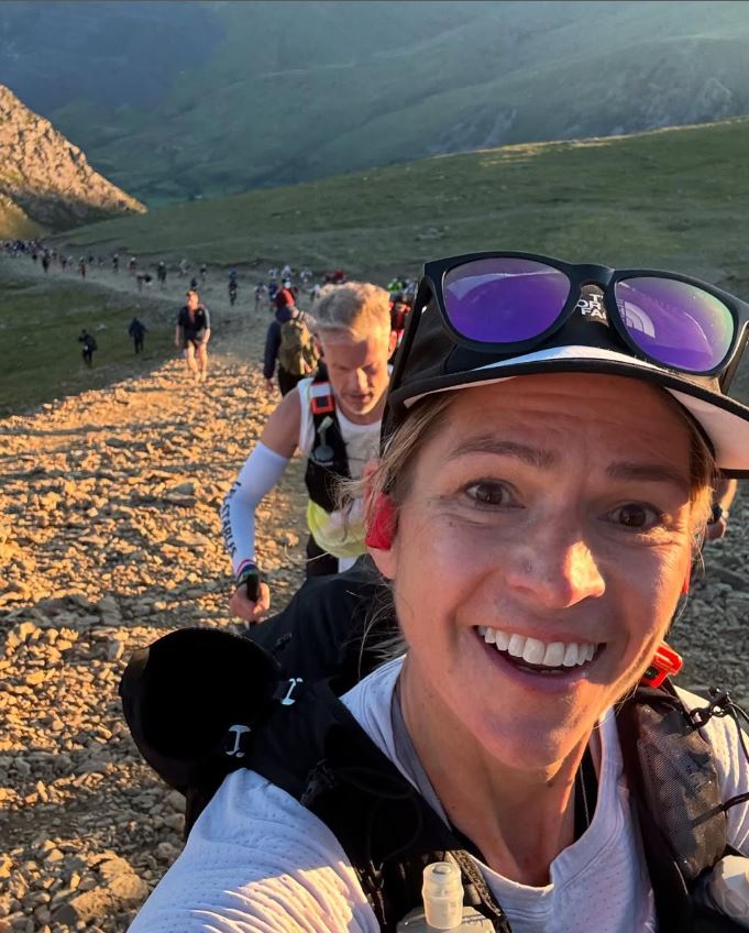 Woman breastfeeding while winning a 100km ultramarathon.