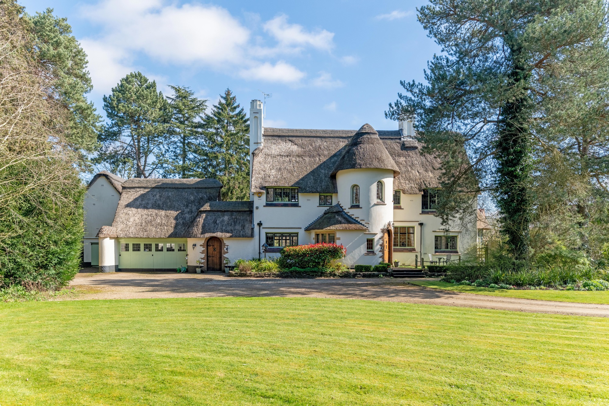 Seven-bedroom detached house for sale in Warwickshire.